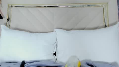 Snapshot of slut_milf1_ chatting on September 2025 07:57:01 PM Luna online show from September 2025 07:57:01 PM