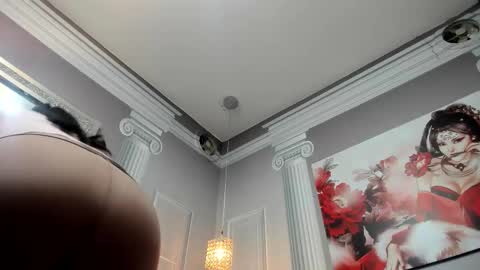 Paola  online show from November 2025 11:54:02 PM