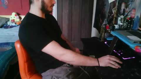 Slutsfriend online show from June 2026 08:38:01 AM