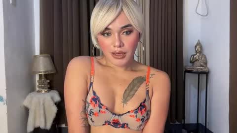 Slutty Lavinia online show from March 2026 04:33:01 PM