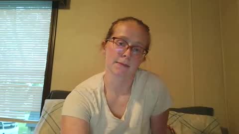 Snapshot of slutty_redhead3 chatting on October 2025 10:39:02 PM Slutty redhead3 online show from October 2025 10:39:02 PM