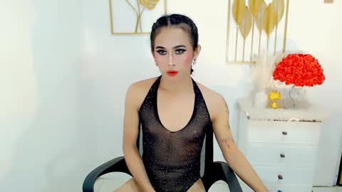 Snapshot of slutty_vanna chatting on February 2025 05:29:01 PM mia online show from February 2025 05:29:01 PM