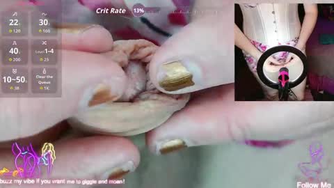 Faye online show from May 2026 04:17:01 AM