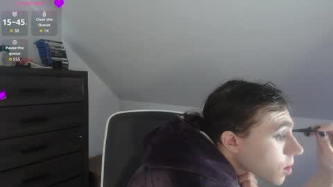 Natsu online show from April 2026 04:51:01 PM