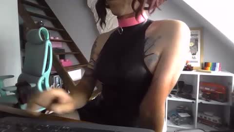 Snapshot of sluttytoy83 chatting on June 2026 04:01:01 PM sluttytoy83 online show from June 2026 04:01:01 PM