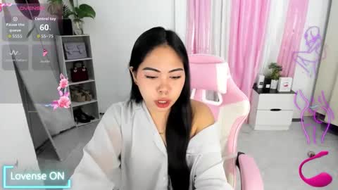 Snapshot of slutyshaine chatting on May 2026 01:00:02 AM slutyshaine online show from May 2026 01:00:02 AM