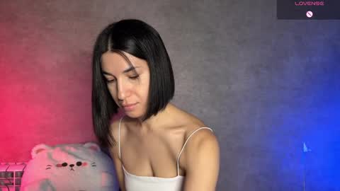 Snapshot of smaillev chatting on May 2026 10:33:01 AM Melani online show from May 2026 10:33:01 AM