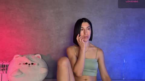 Snapshot of smaillev chatting on May 2026 09:15:01 AM Melani online show from May 2026 09:15:01 AM