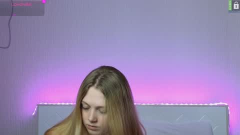 Snapshot of small_blondee chatting on February 2025 08:28:01 PM Emily online show from February 2025 08:28:01 PM