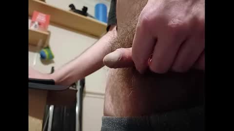 Snapshot of smallhairyuncut chatting on December 2024 09:17:01 PM Small Hairy Uncut online show from December 2024 09:17:01 PM