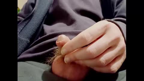 Snapshot of smallhairyuncut chatting on December 2024 02:19:02 PM Small Hairy Uncut online show from December 2024 02:19:02 PM