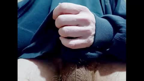 Snapshot of smallhairyuncut chatting on February 2025 09:48:01 PM Small Hairy Uncut online show from February 2025 09:48:01 PM