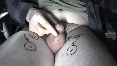 Snapshot of smallpenismwm chatting on February 2025 09:26:02 PM pussyfree4eva online show from February 2025 09:26:02 PM