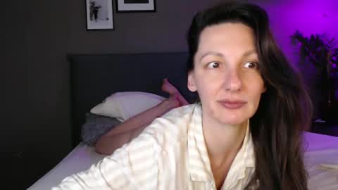 Anna no bbbbybybbabebyy just Anna. And dont call me mom please. online show from March 2025 05:31:02 AM