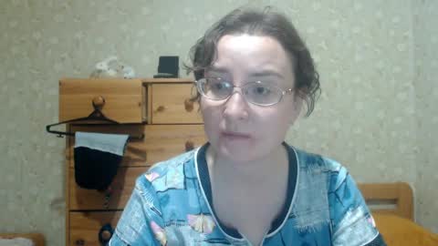 smart_rose online show from April 2026 06:43:01 PM