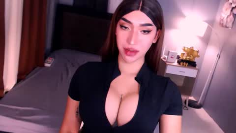 smasherqueen online show from April 2026 01:05:02 PM