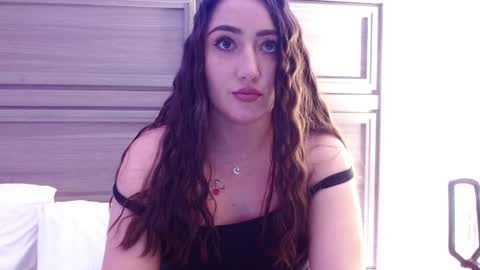 Snapshot of smexy_bun chatting on January 2025 10:01:02 PM Smexy online show from January 2025 10:01:02 PM