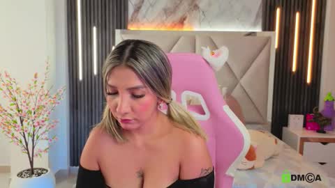 smile__1 online show from December 2025 03:07:01 PM