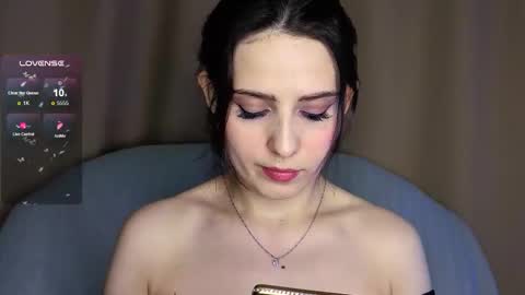 Bella online show from November 2025 05:06:02 PM