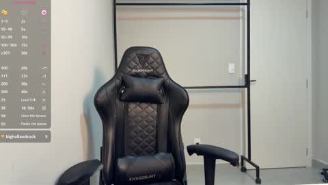 Snapshot of smilee_girl chatting on October 2025 07:04:02 PM Emily Burns online show from October 2025 07:04:02 PM