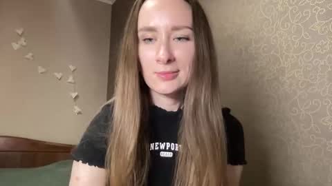 Snapshot of smilequeen_ chatting on October 2025 06:42:02 PM smilequeen_ online show from October 2025 06:42:02 PM