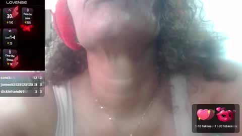 Snapshot of smilet_milf chatting on January 2025 04:02:02 PM Smileth online show from January 2025 04:02:02 PM