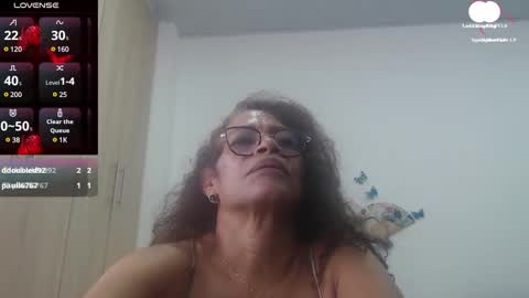 Snapshot of smilet_milf chatting on January 2025 03:47:02 PM Smileth online show from January 2025 03:47:02 PM