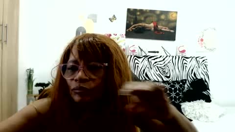 Snapshot of smilet_milf chatting on July 2026 12:31:02 PM Smileth online show from July 2026 12:31:02 PM
