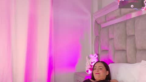      online show from October 2025 06:43:01 PM