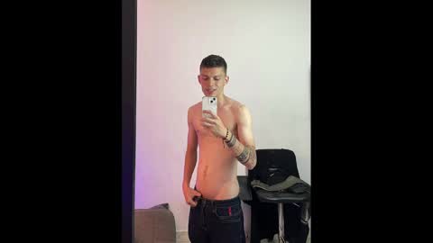 Snapshot of smitgrey chatting on September 2025 04:29:01 AM SMIT online show from September 2025 04:29:01 AM