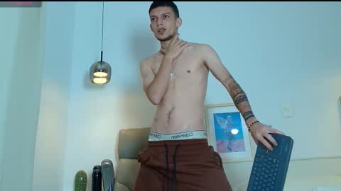 Snapshot of smitgrey chatting on October 2025 01:36:02 AM SMIT online show from October 2025 01:36:02 AM