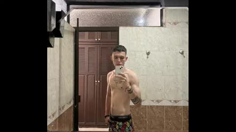 Snapshot of smitgrey chatting on October 2025 11:04:01 PM SMIT online show from October 2025 11:04:01 PM