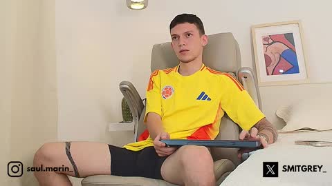 Snapshot of smitgrey chatting on October 2025 01:17:02 AM SMIT online show from October 2025 01:17:02 AM