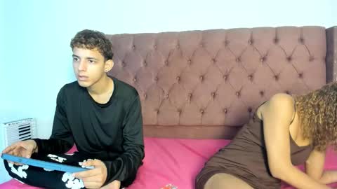 JONH SMITH AND ALIX SMITH online show from November 2025 01:22:01 PM