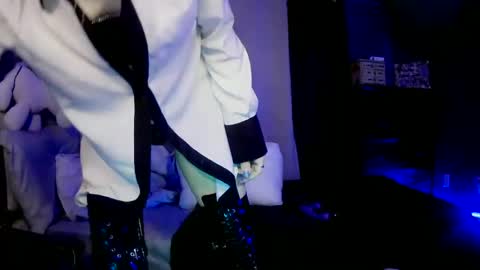 love bug online show from September 2025 02:49:02 AM