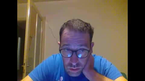 Snapshot of smokered100s chatting on September 2025 07:46:01 PM luca online show from September 2025 07:46:01 PM