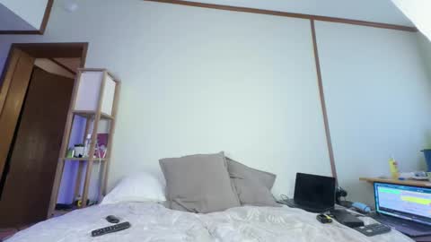 Carolina online show from November 2025 03:37:02 PM