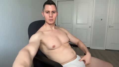 Snapshot of smoothflexiblemuscle chatting on May 2026 04:11:02 PM SmoothFlexibleMuscle online show from May 2026 04:11:02 PM