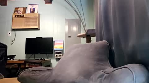 Snackyyyy online show from February 2026 02:43:01 AM