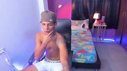 snak_master1 online show from November 2025 05:04:02 PM