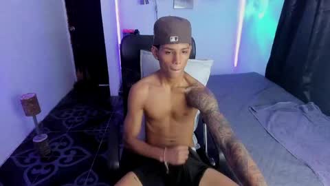 snak_master1 online show from April 2026 04:00:02 PM