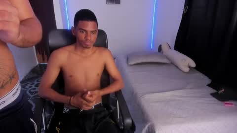Snapshot of snak_master1 chatting on May 2026 12:25:02 PM snak_master1 online show from May 2026 12:25:02 PM
