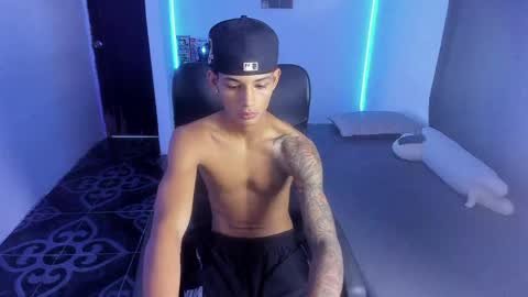 Snapshot of snak_master1 chatting on June 2026 07:19:01 PM snak_master1 online show from June 2026 07:19:01 PM