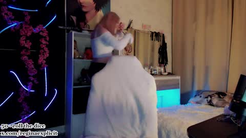 Reeginaaaaa online show from April 2026 07:05:01 PM