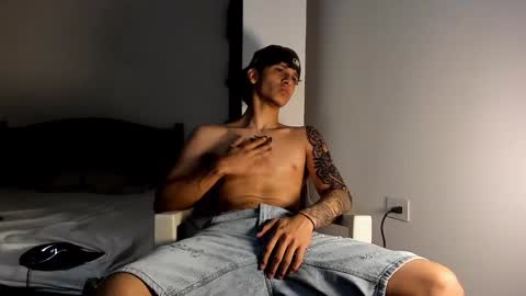 snakebutterfly online show from January 2025 06:59:01 AM