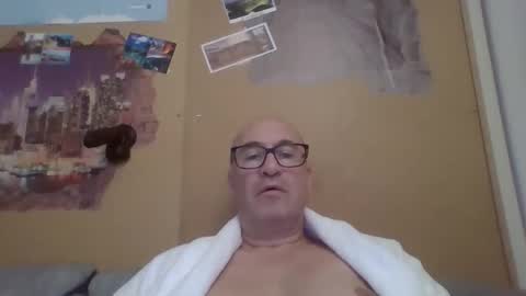 Snapshot of sneakerboy18 chatting on November 2025 12:33:02 PM sneakerboy18 online show from November 2025 12:33:02 PM