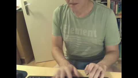 sneaxfreund online show from January 2026 12:03:02 AM