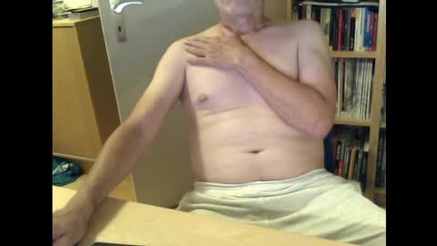 Snapshot of sneaxfreund chatting on June 2026 12:31:01 AM sneaxfreund online show from June 2026 12:31:01 AM