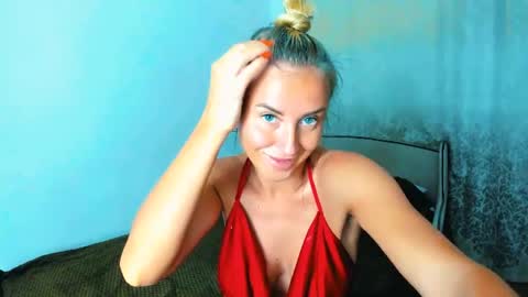 Snapshot of snezanablond chatting on July 2026 07:19:02 PM Sneja online show from July 2026 07:19:02 PM
