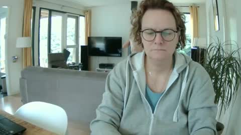 Snoeske and Woodwurm online show from December 2024 10:19:02 AM